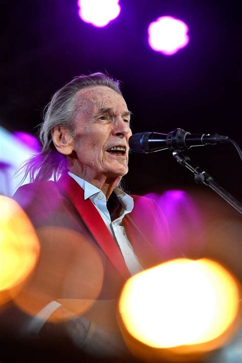 Canadian music legend Gordon Lightfoot dead at 84